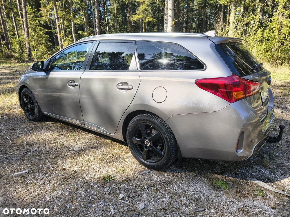 Toyota Auris 2.0 D-4D Executive - 8