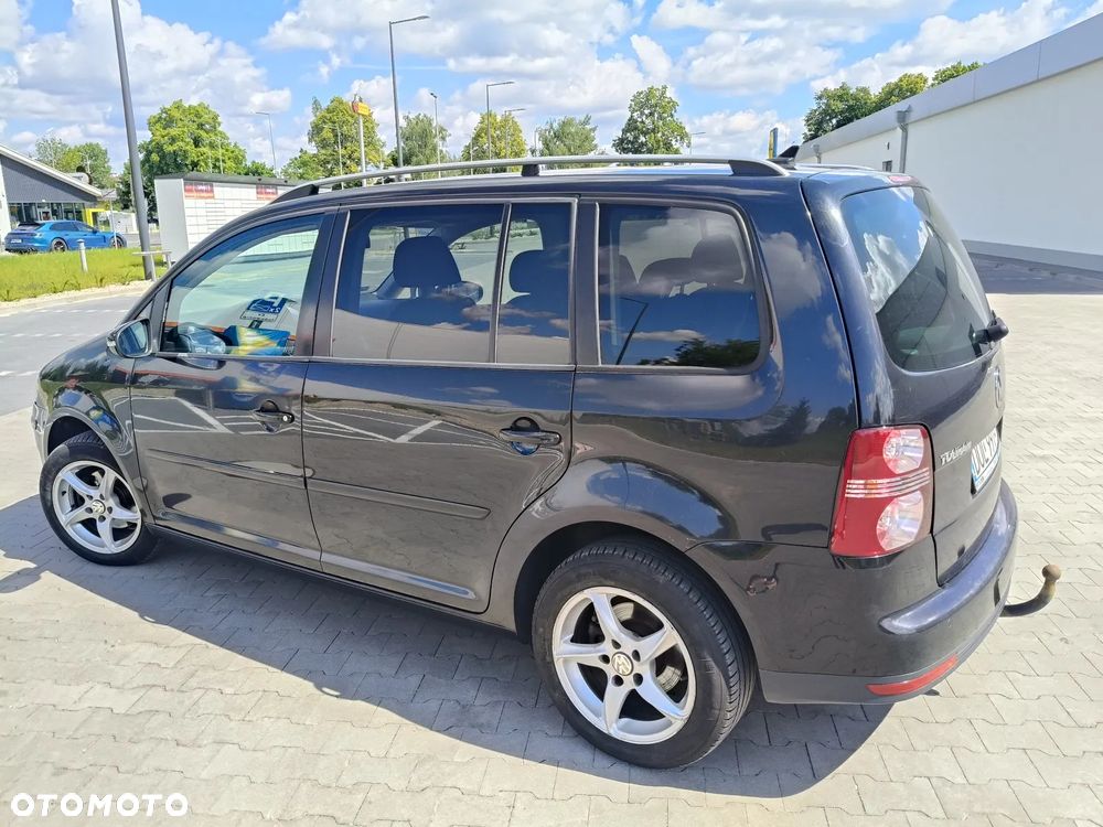 Volkswagen Touran 2.0 TDI DPF Comfortline - 4