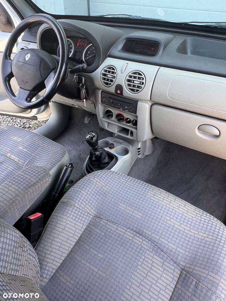 Renault Kangoo 1.6 16V Privilege - 11