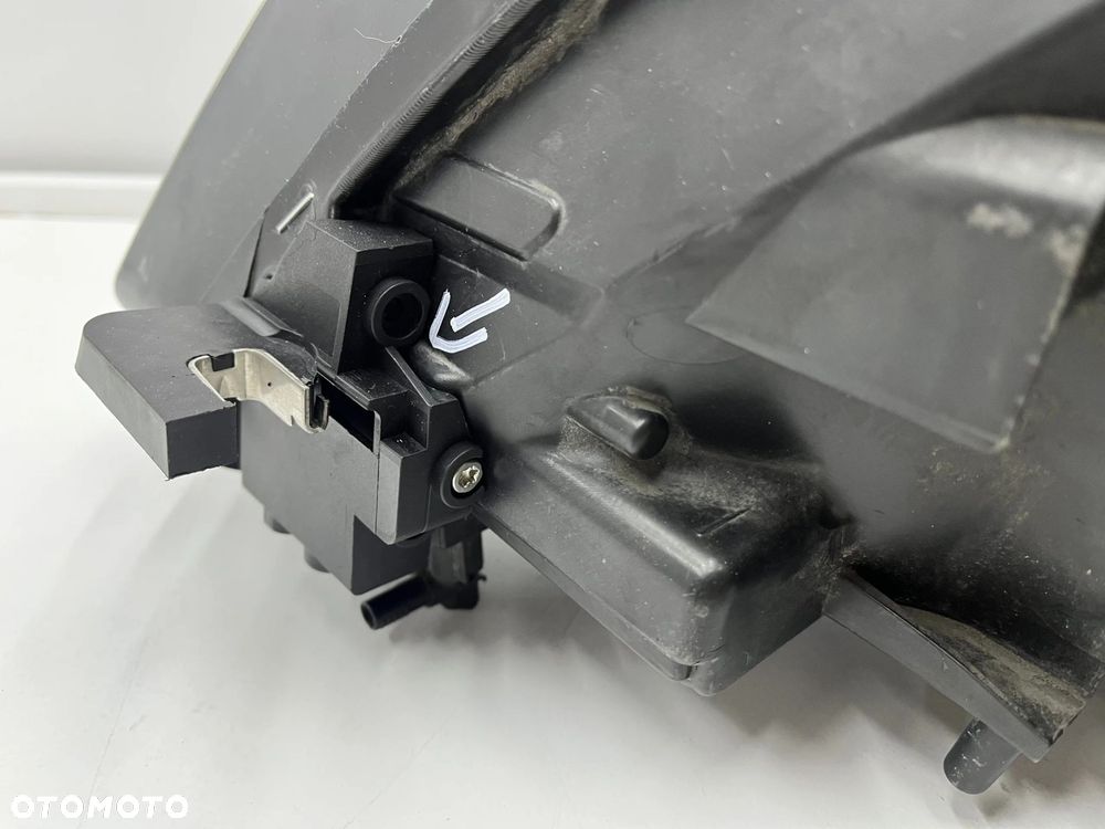 Lampa reflektor Audi A3 8p LIFT 08-13r. PRAWA przednia Bi-xenon + LED Europa oryginał prawy przód 8p - 9