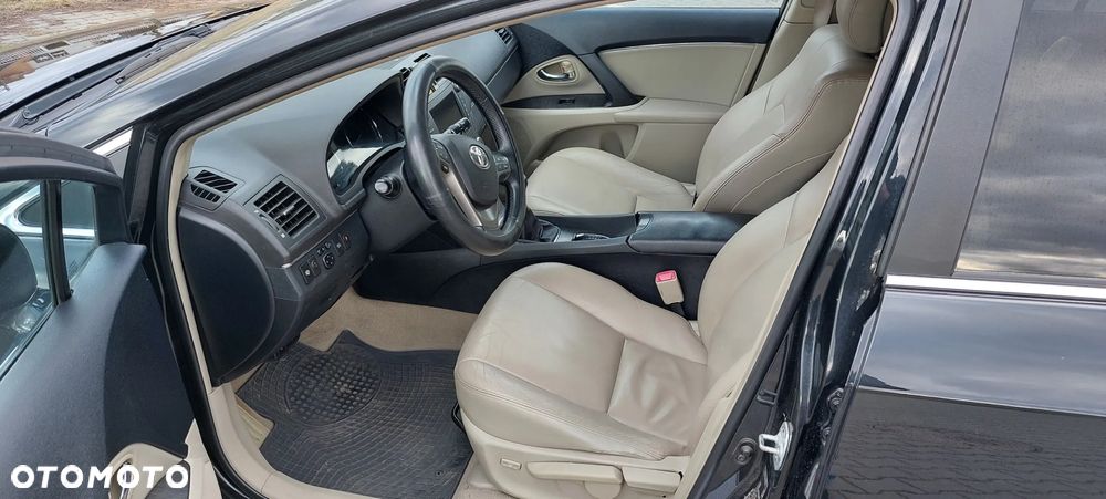 Toyota Avensis 2.2 D-4D Sol Plus NAVI - 16