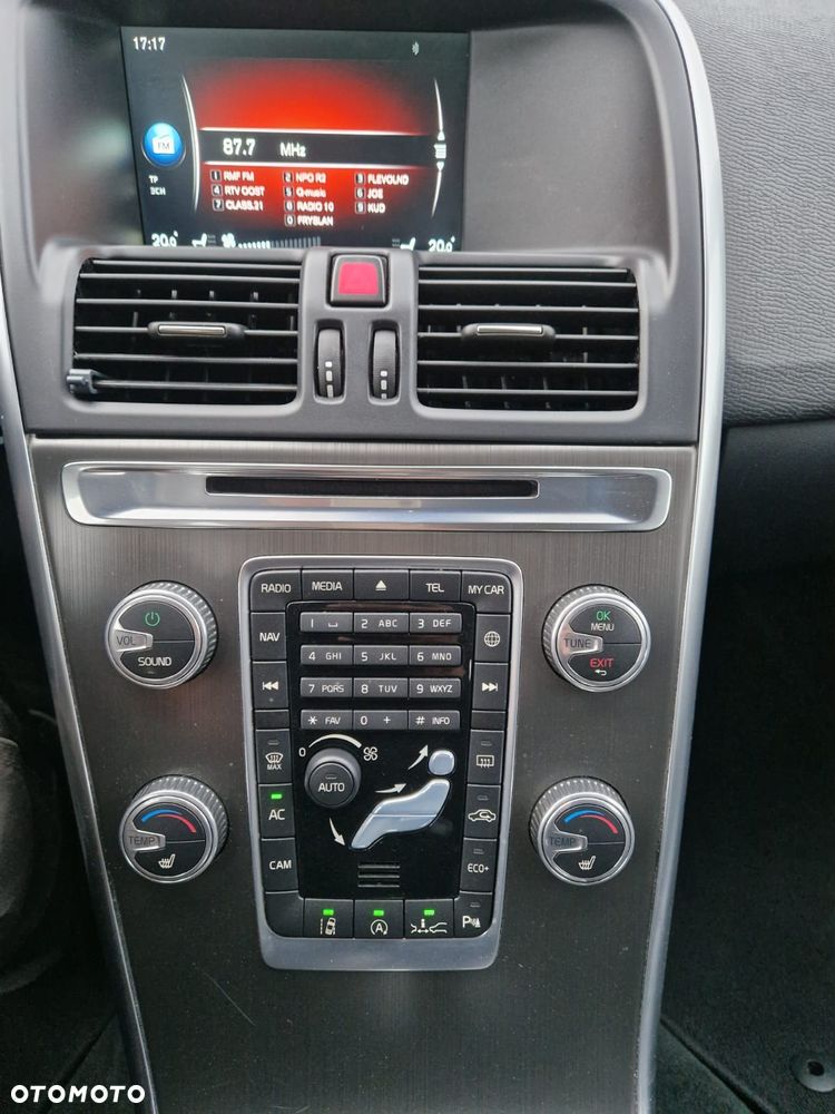 Volvo XC 60 D4 Geartronic Summum - 24