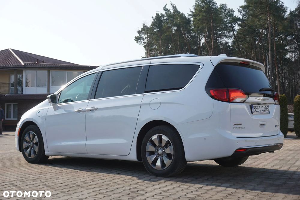 Chrysler Pacifica - 6