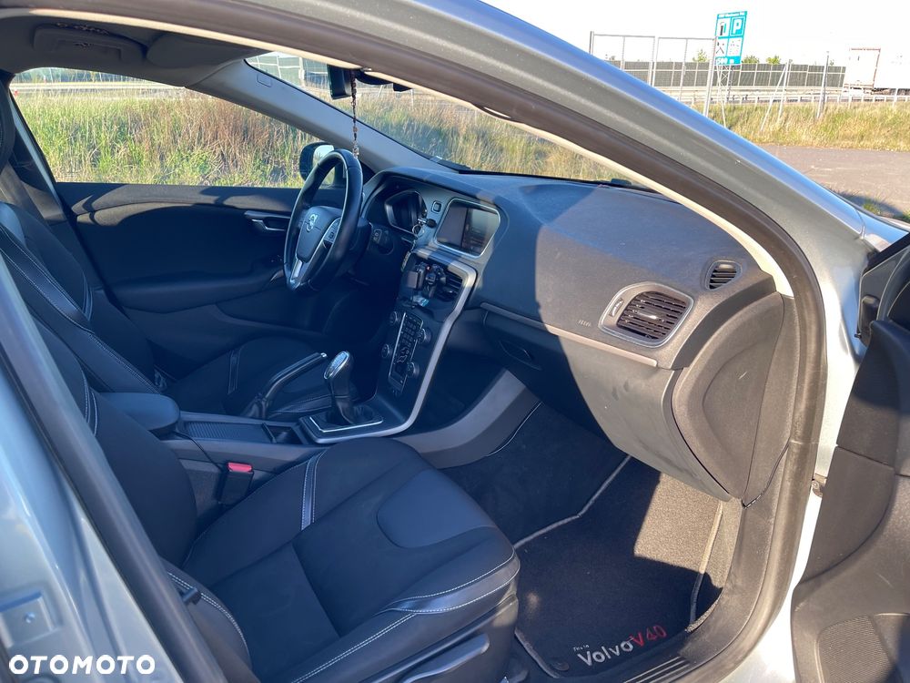 Volvo V40 D2 Momentum - 8
