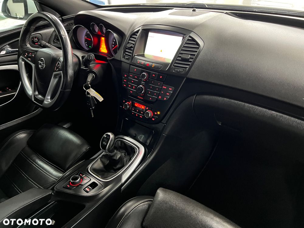 Opel Insignia - 35