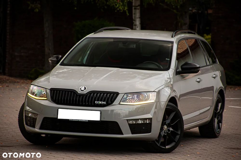 Skoda Octavia 2.0 TDI DSG RS - 2