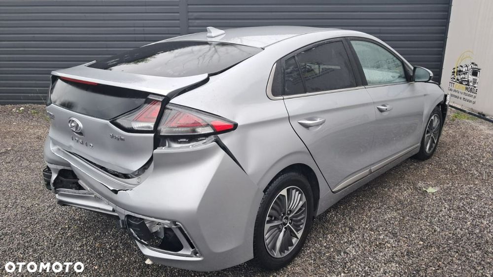 Hyundai IONIQ - 15