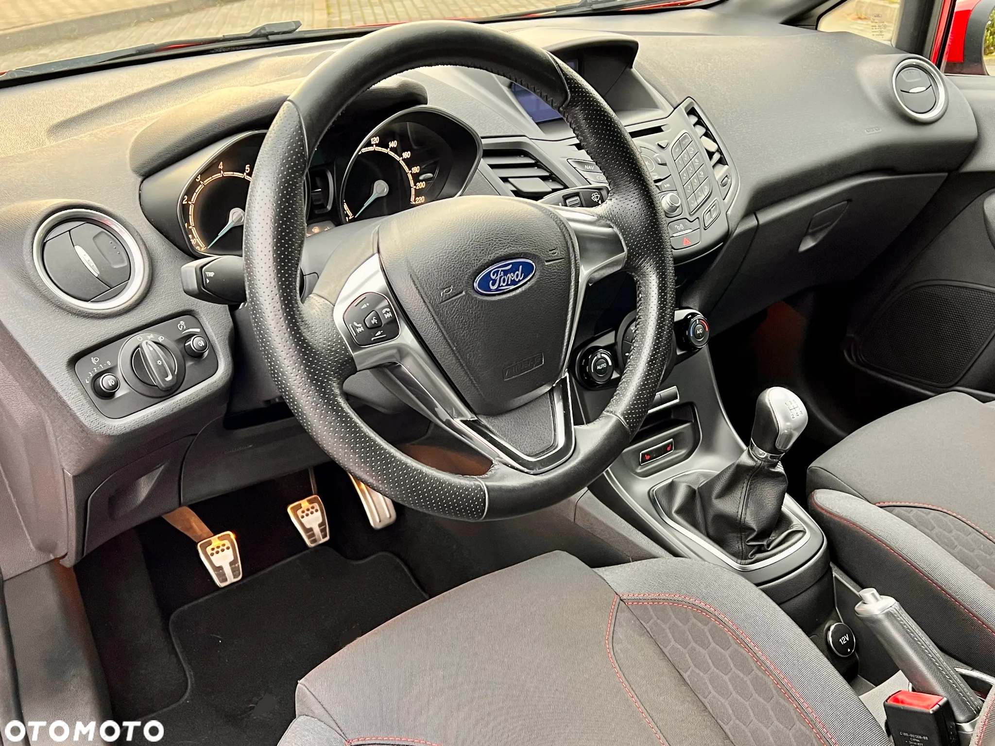 Ford Fiesta 1.0 EcoBoost S&S ST-LINE Red - 17