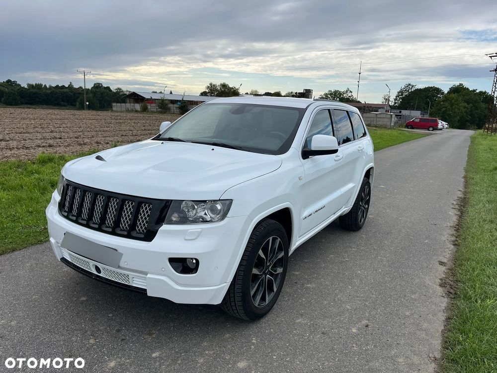 Jeep Grand Cherokee - 16