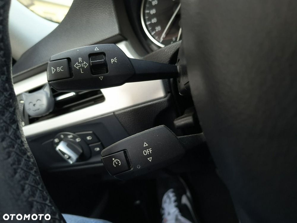 BMW Seria 3 318i - 25