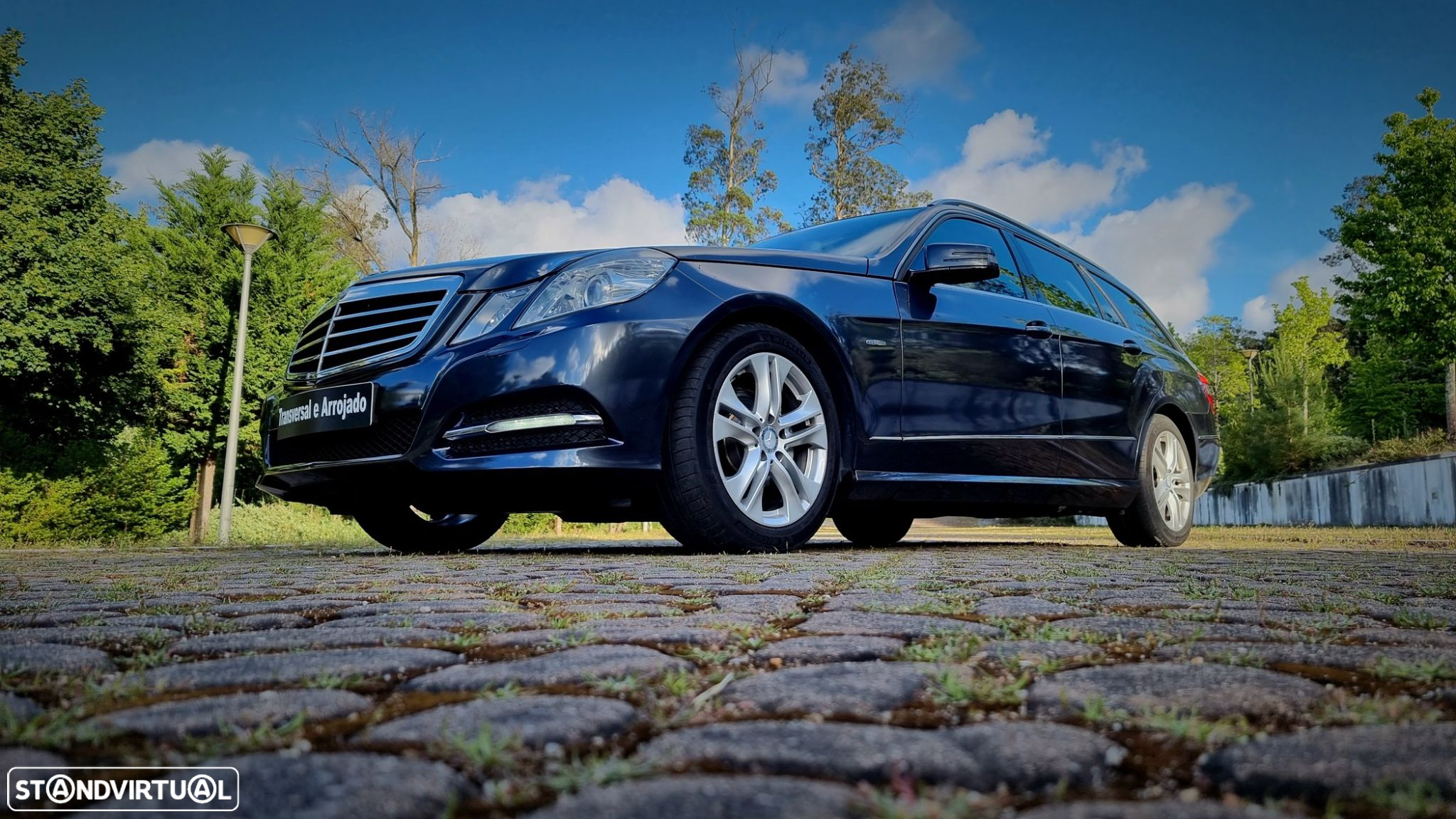 Mercedes-Benz E 220 CDi Avantgarde BlueEfficiency - 4