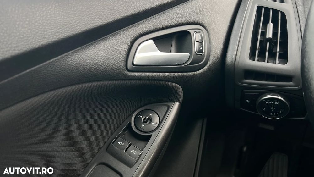 Ford Focus 1.0 EcoBoost Start-Stopp-System Business Edition - 19