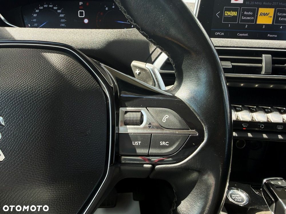 Peugeot 3008 1.6 PureTech GPF Allure S&S EAT8 - 16