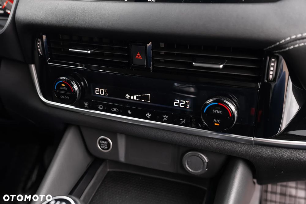 Nissan Qashqai 1.3 DIG-T N-Connecta - 29