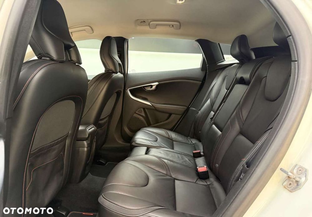 Volvo V40 D3 Ocean Race - 24