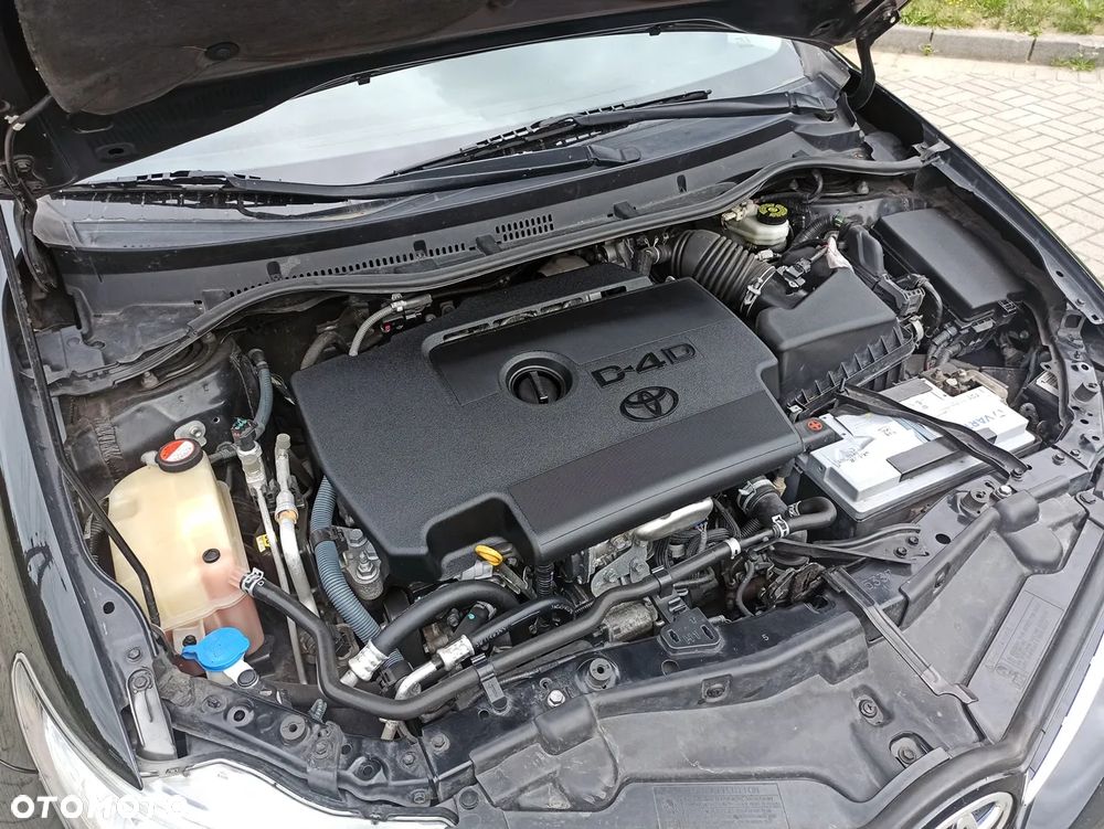 Toyota Auris 2.0 D-4D Touring Sports Executive - 9