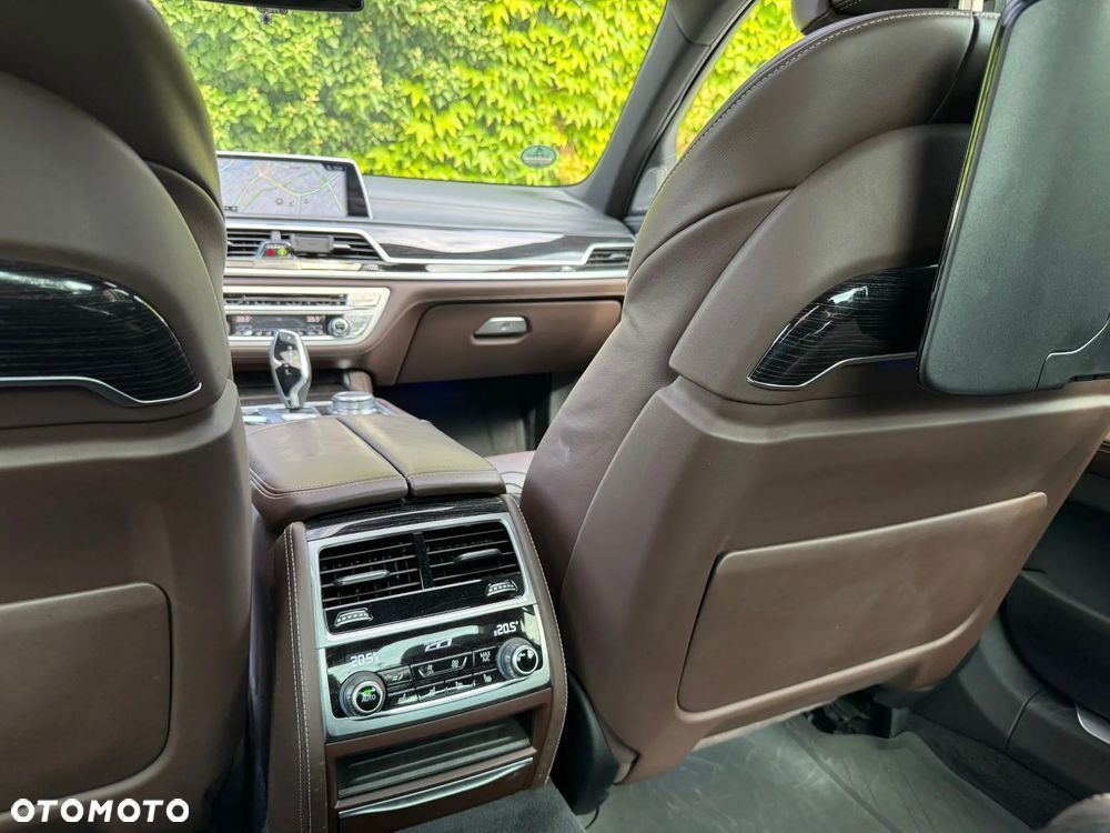 BMW Seria 7 740Ld xDrive - 27