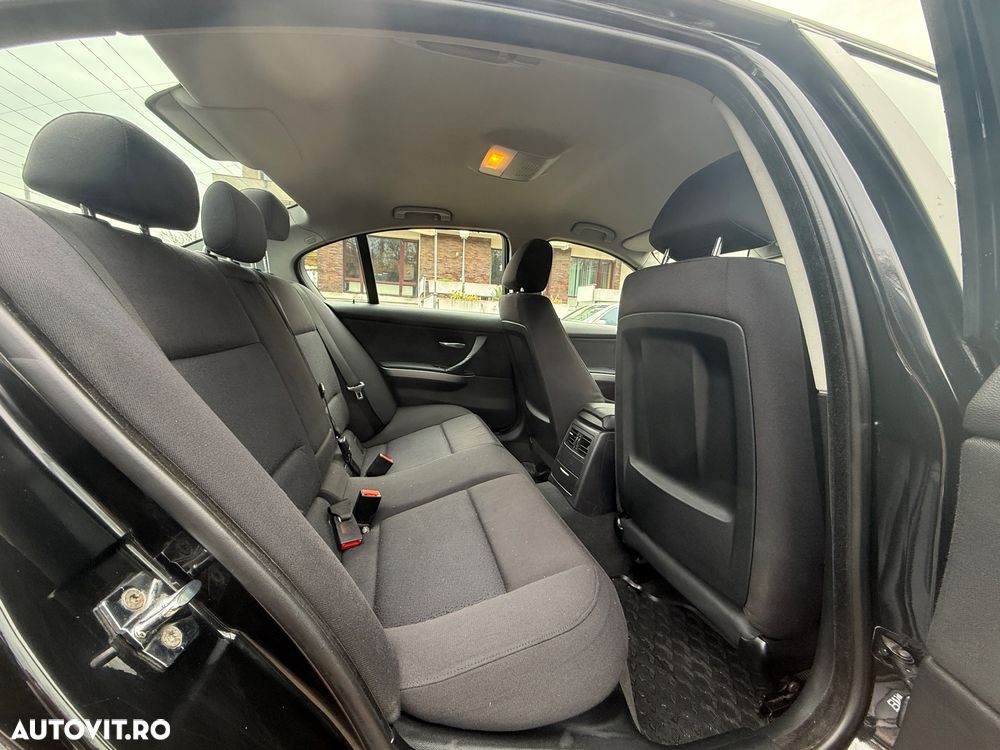 BMW Seria 3 318d - 12