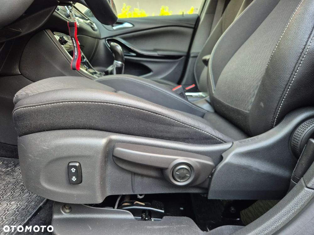 Opel Astra 1.4 Turbo Innovation - 24