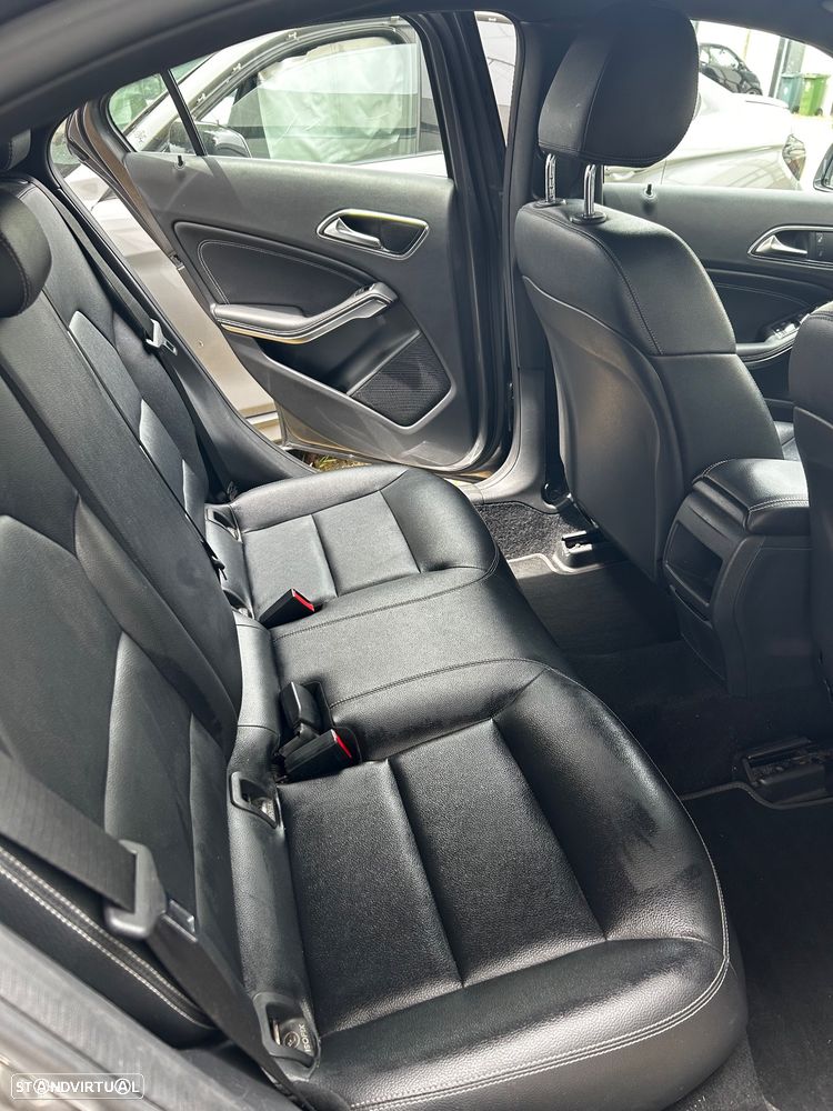 Mercedes-Benz A 180 CDI (BlueEFFICIENCY) Urban - 11