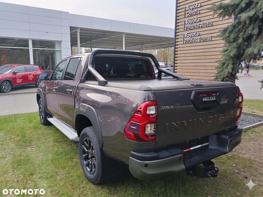 Toyota Hilux 2.8 D-4D mHEV Double Cab Invincible 4x4 - 5