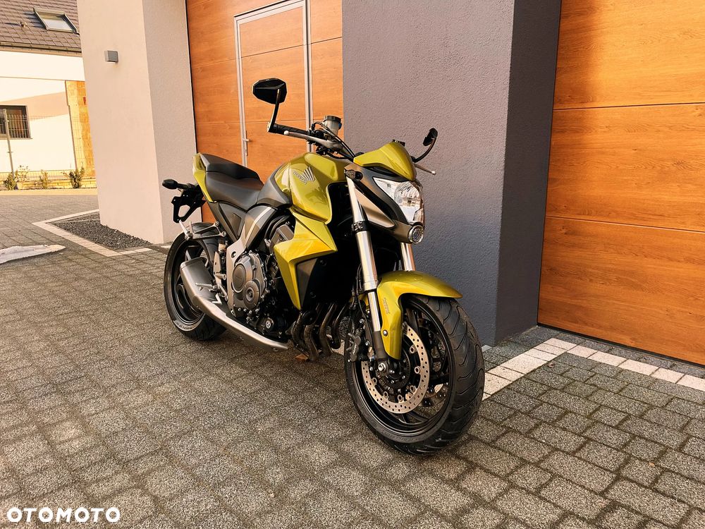 Honda CB - 1