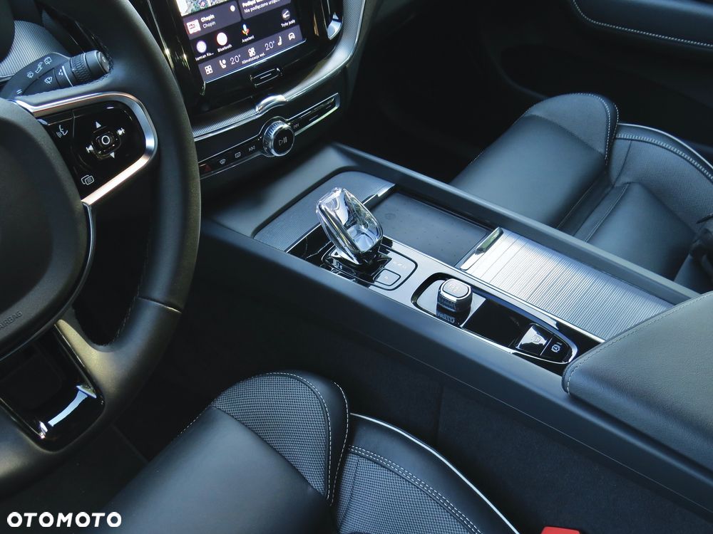 Volvo XC 60 B4 D Ultimate Dark - 21