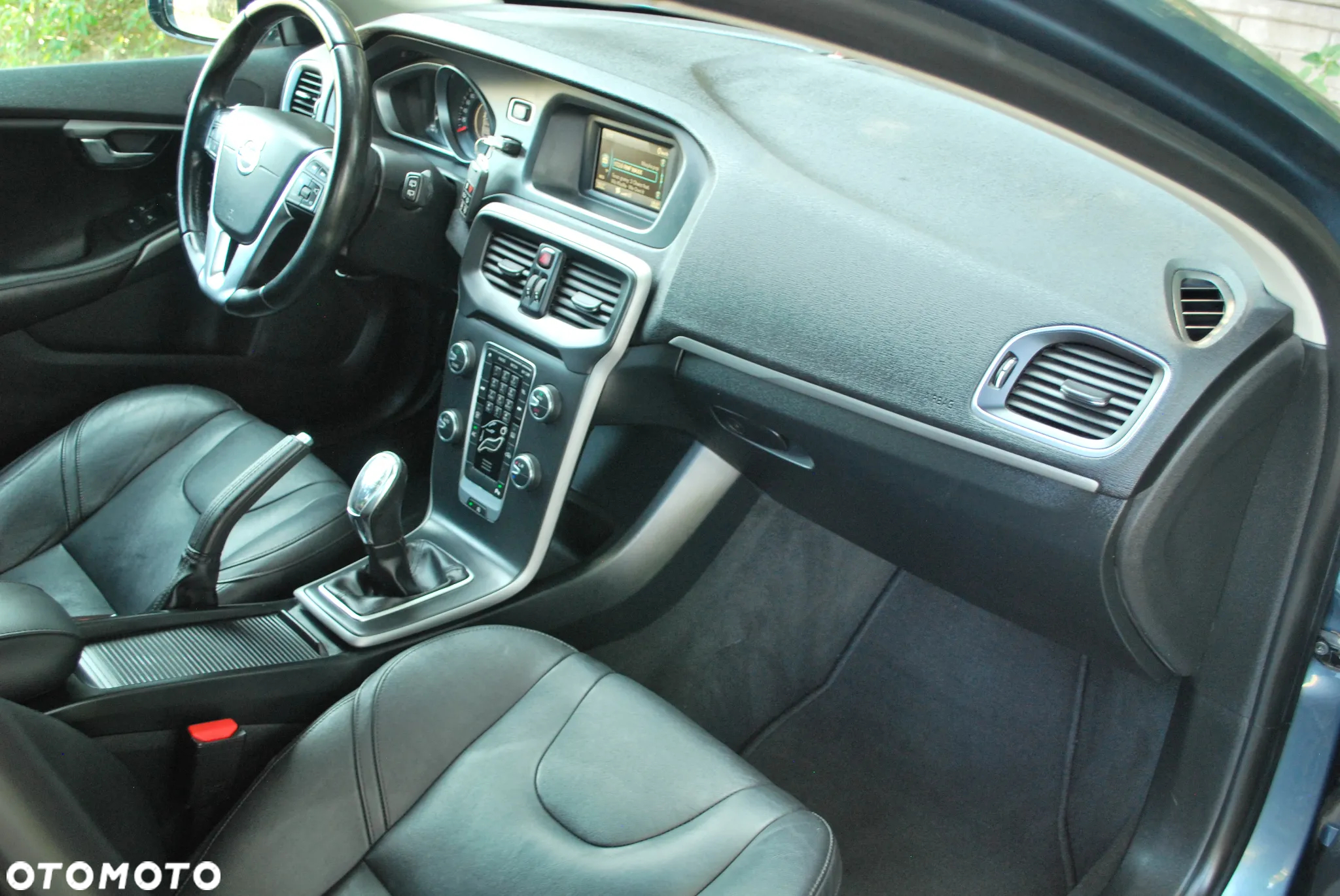 Volvo V40 T2 Momentum - 19