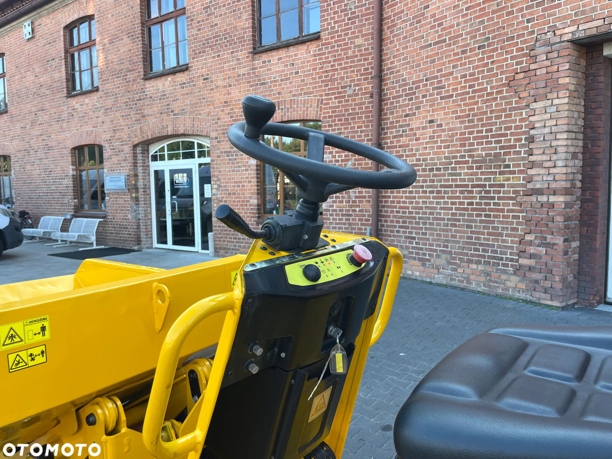 Thwaites MACH 201 - 30