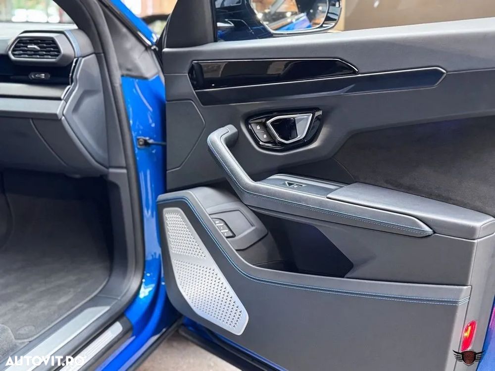 Lamborghini URUS Standard - 24