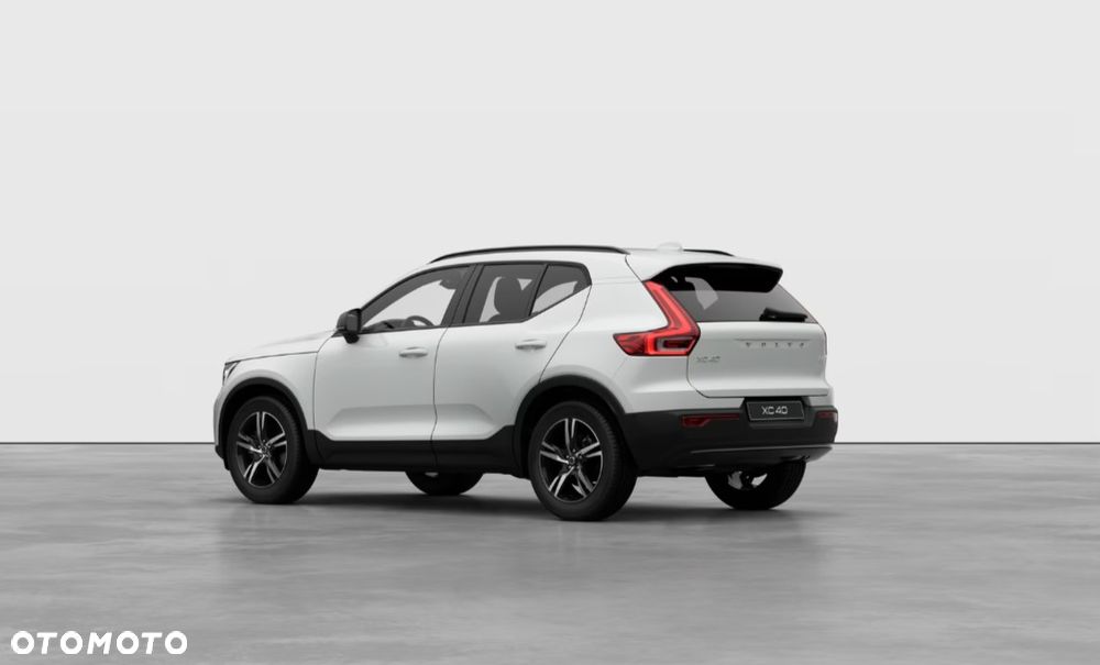 Volvo XC 40 B3 Plus Dark - 3