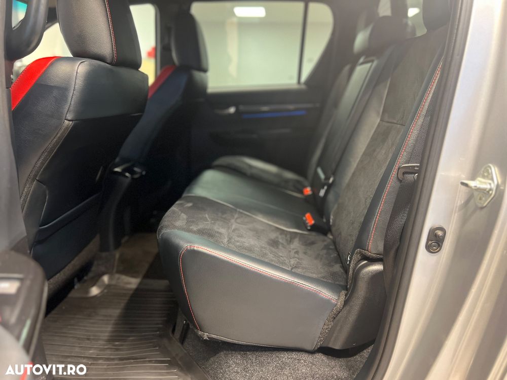 Toyota Hilux 2.8D 204CP 4x4 Double Cab AT GR Sport II - 14