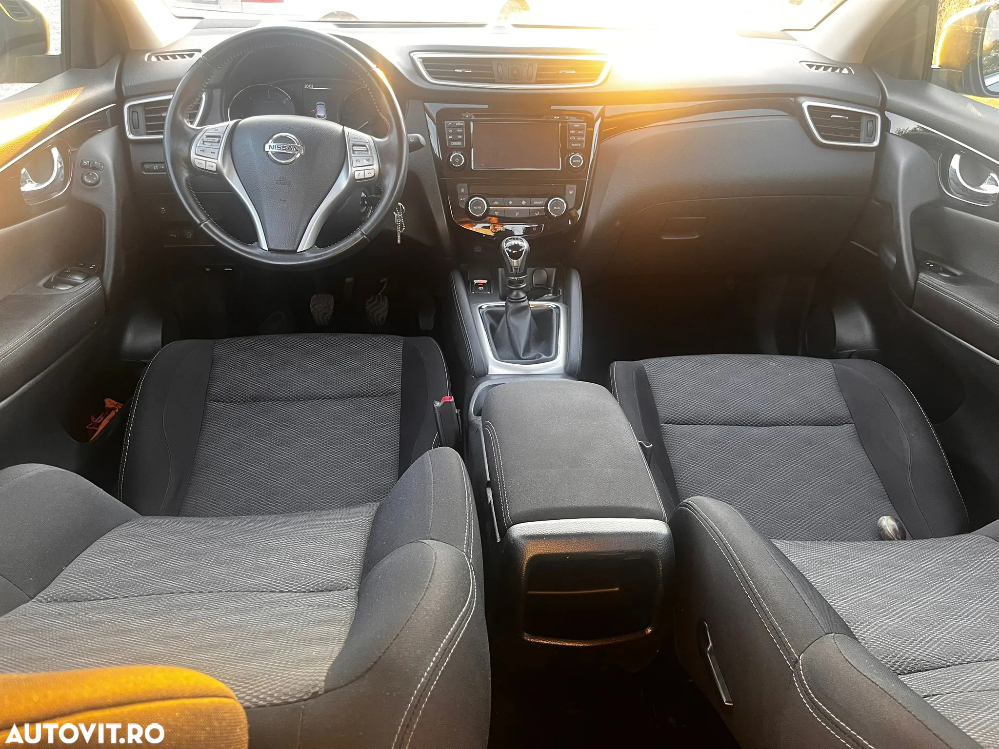 Nissan Qashqai 1.5 DCI Start/Stop N-Connecta - 6