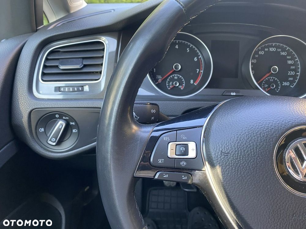 Volkswagen Golf 1.5 TSI BMT Comfortline - 27