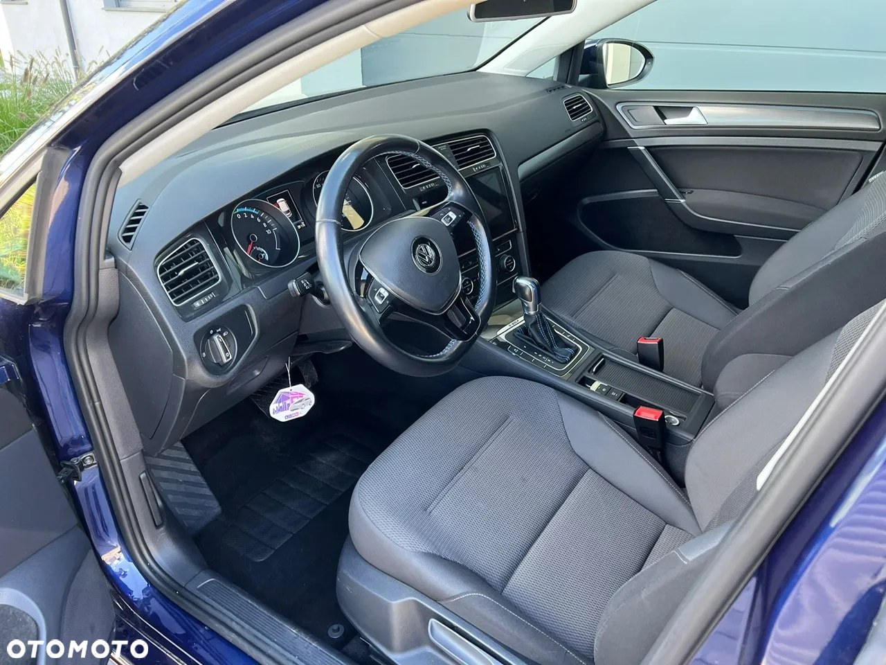 Volkswagen Golf e-Golf - 12