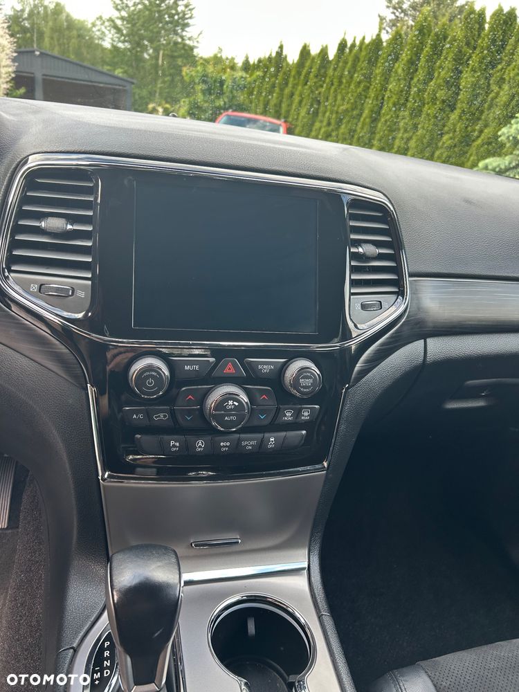 Jeep Grand Cherokee - 11