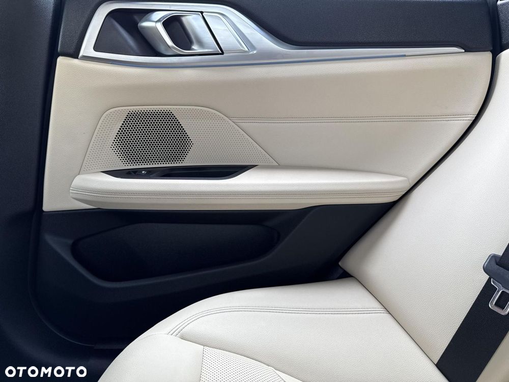 BMW i4 - 19
