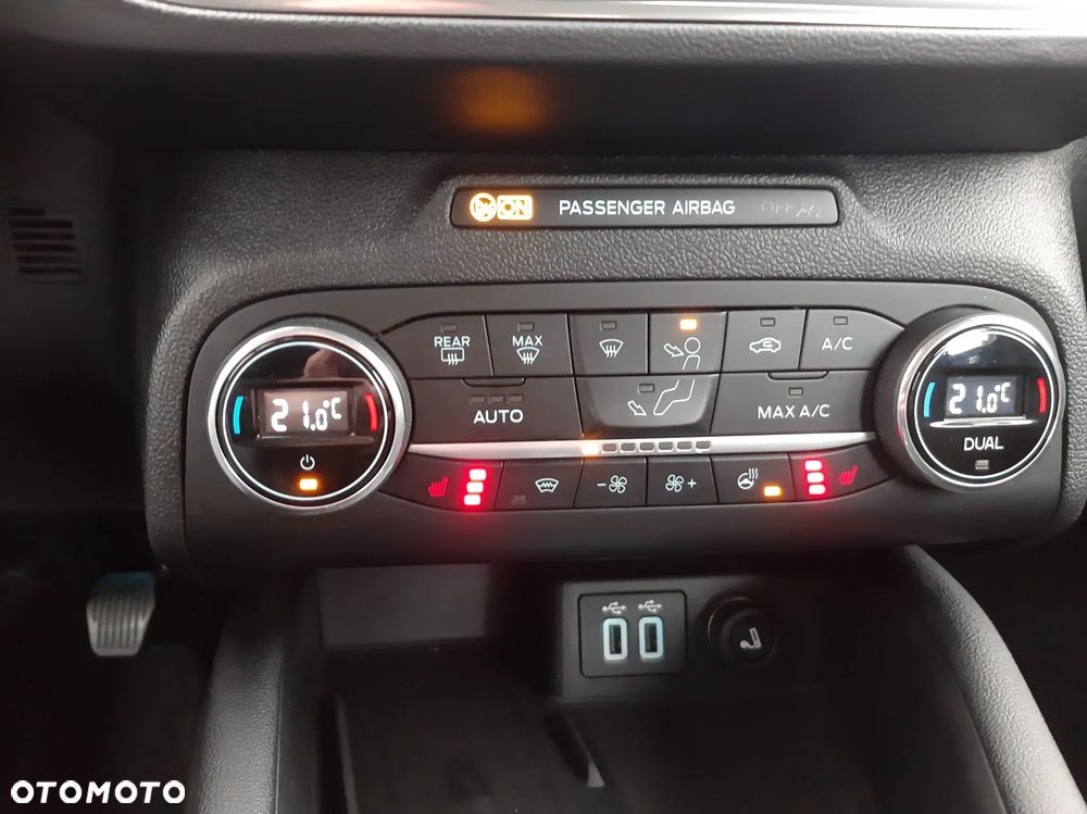 Ford Focus SW - 11