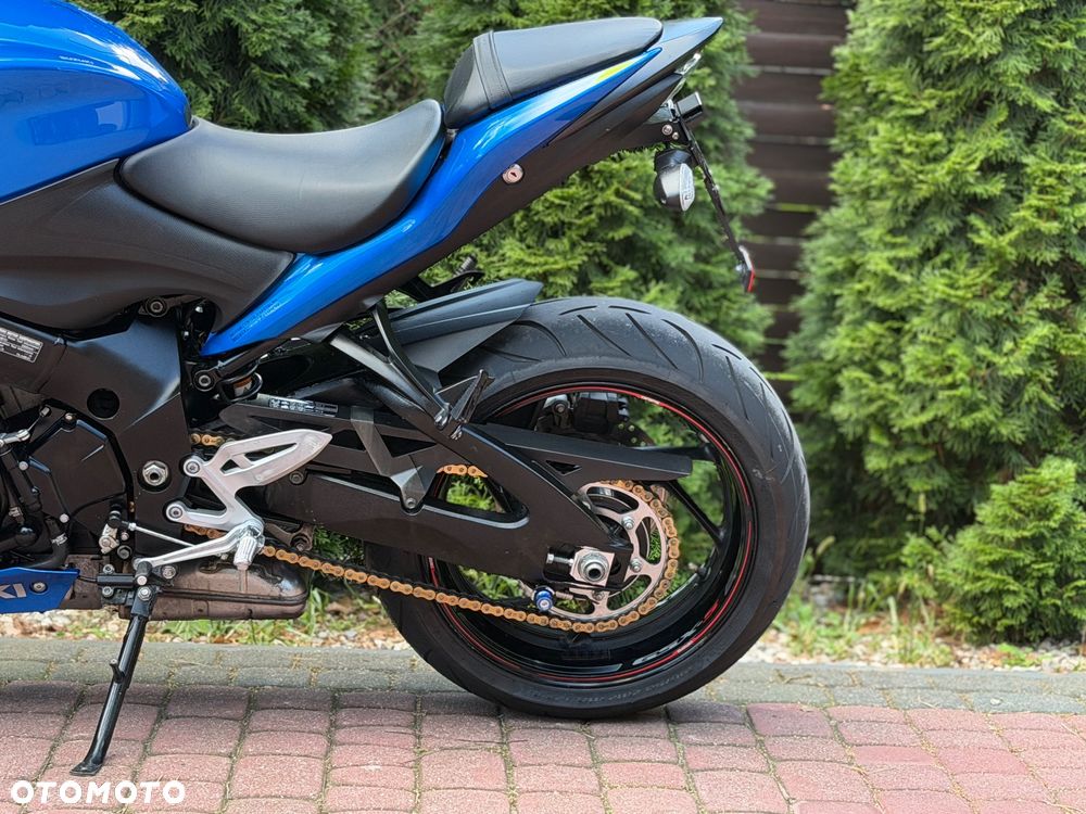 Suzuki GSX - 20
