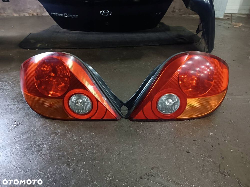 KOMPLETNY TYŁ HYUNDAI COUPE TIBURON II KLAPA BAGAŻNIKA ZDERAK LAMPY - 2