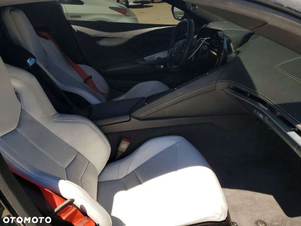 Chevrolet Corvette - 11