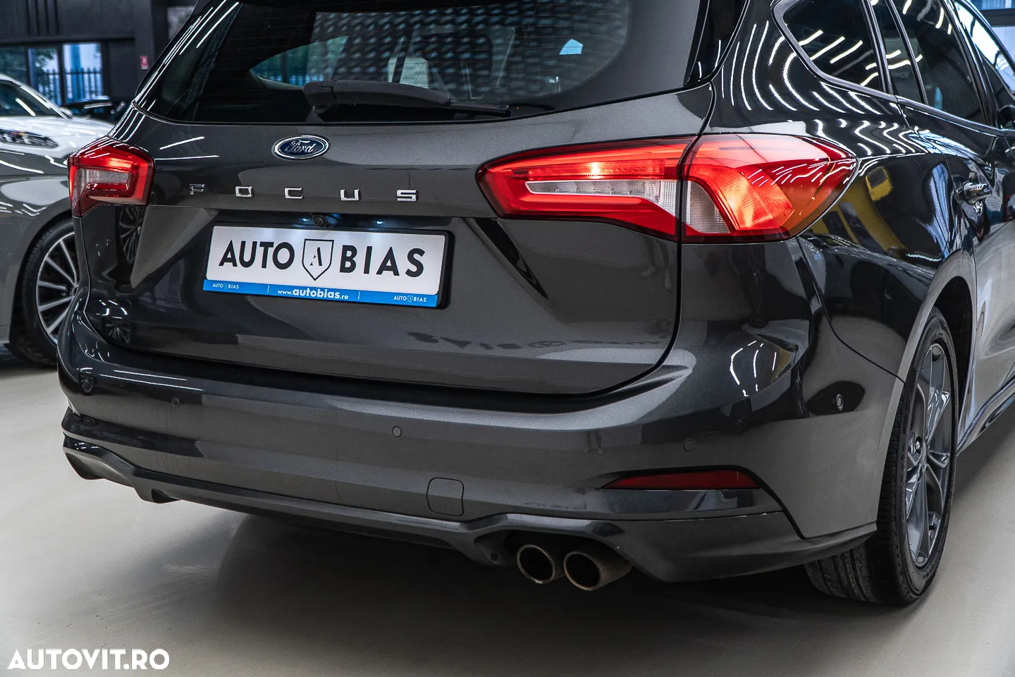 Ford Focus Turnier 1.0 EcoBoost Start-Stopp-System ST-LINE X - 13