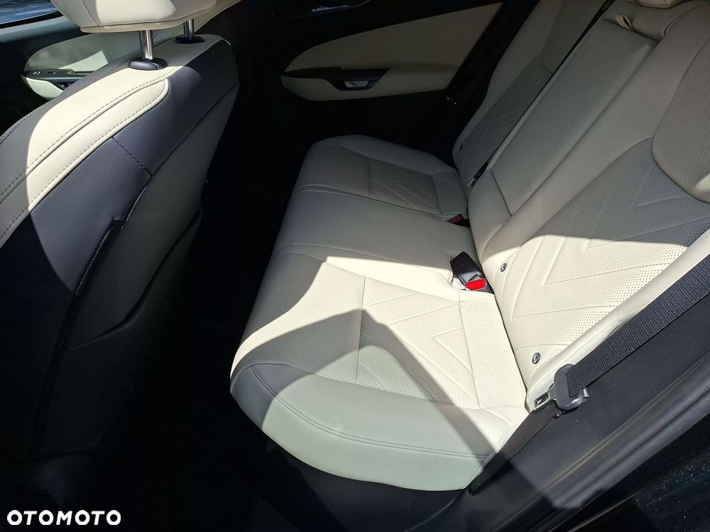 Lexus NX - 12