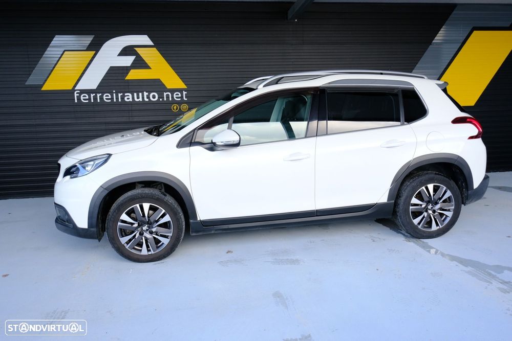 Peugeot 2008 1.2 PureTech Allure - 4