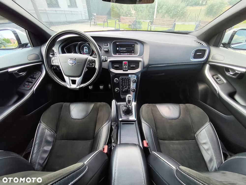 Volvo V40 D2 R Design - 7