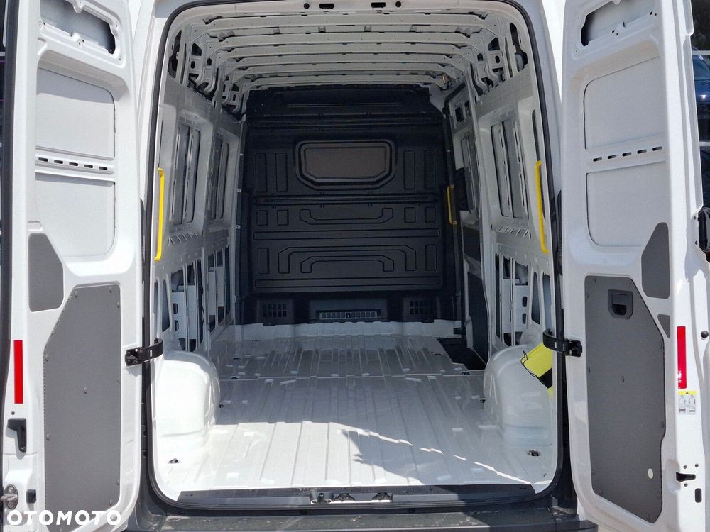 Volkswagen Crafter - 12