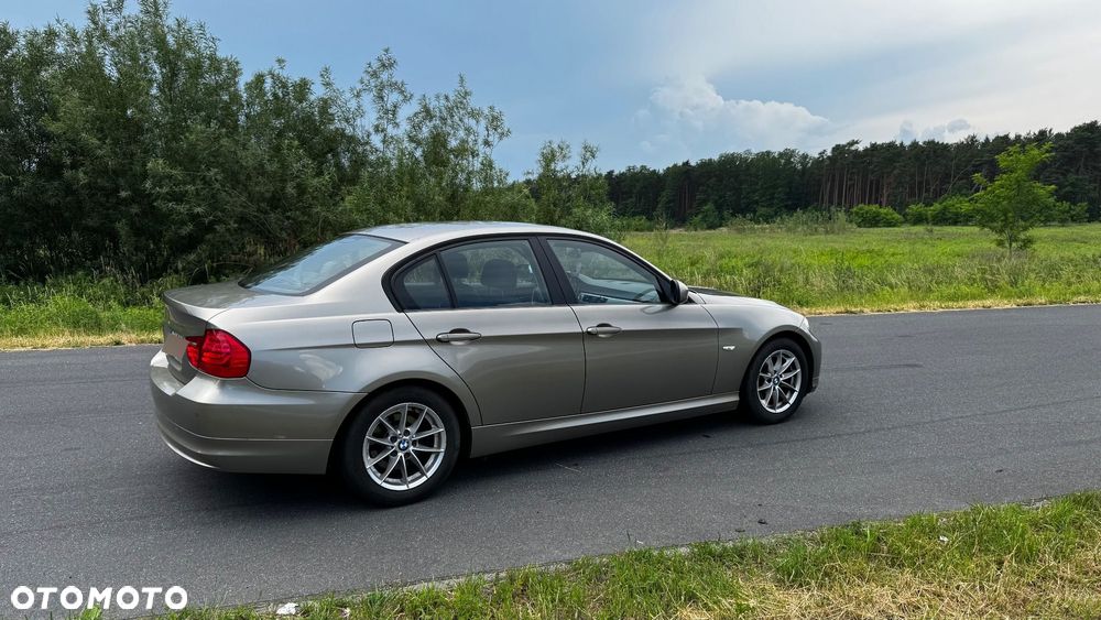 BMW Seria 3 318i - 6