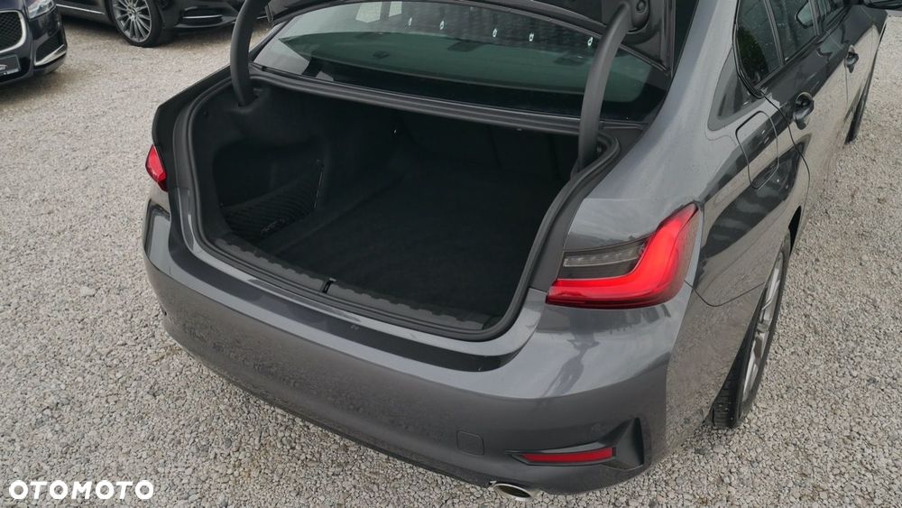 BMW Seria 3 - 27