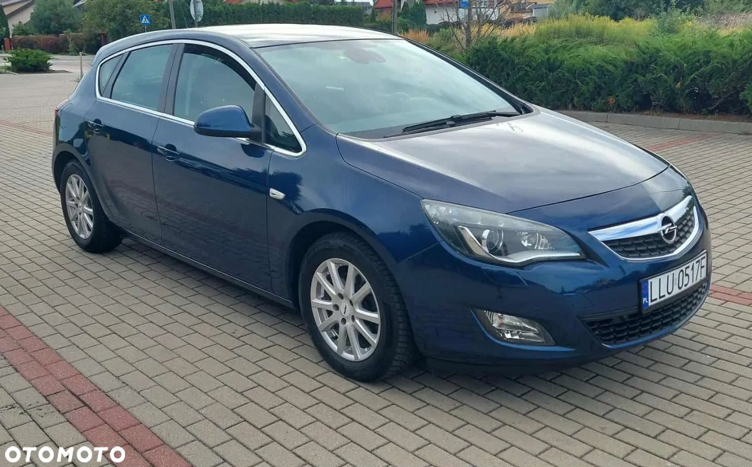 Opel Astra 1.6 Turbo Cosmo - 1