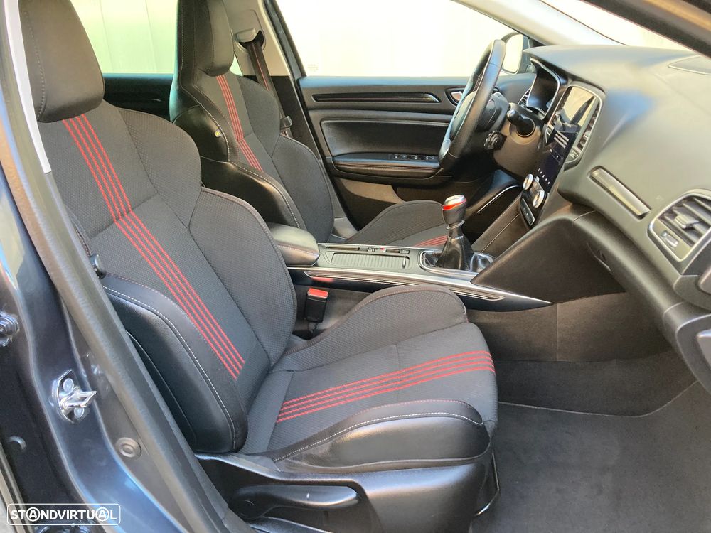 Renault Mégane Sport Tourer 1.5 Blue dCi R.S. Line - 35